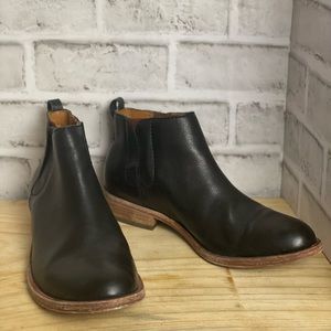 Kork Ease Velma Chelsea Sz 6.5 Ankle Boots Black Leather EUC Pull-On